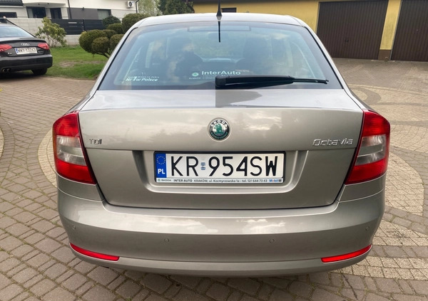 Skoda Octavia cena 17999 przebieg: 292000, rok produkcji 2012 z Pieszyce małe 67